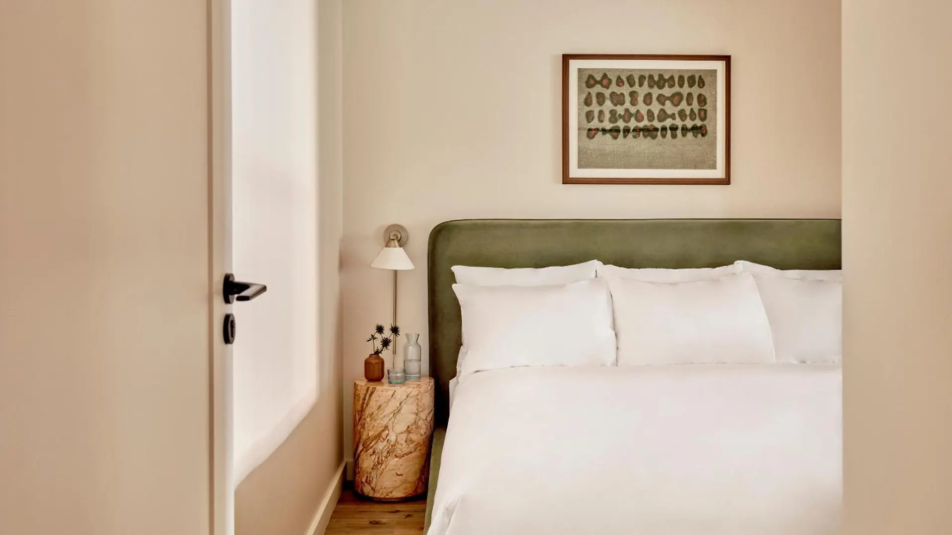 Sonder The Nealon Hotel Toronto Canada